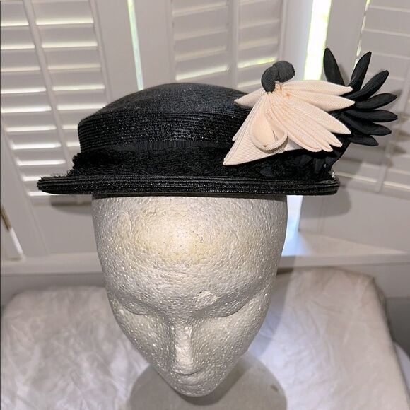 Vintage 50s/60s A New York Creation Small Black Hat with Distinctive Accents - Picture 1 of 7